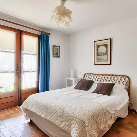 Pour 10 Avec Piscine Et Jardin