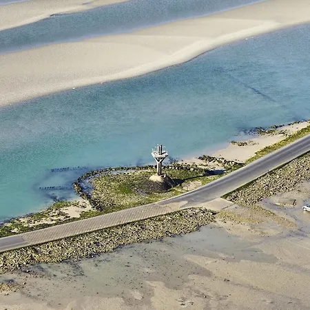 Pour 10 Avec Piscine Et Jardin Feriehus